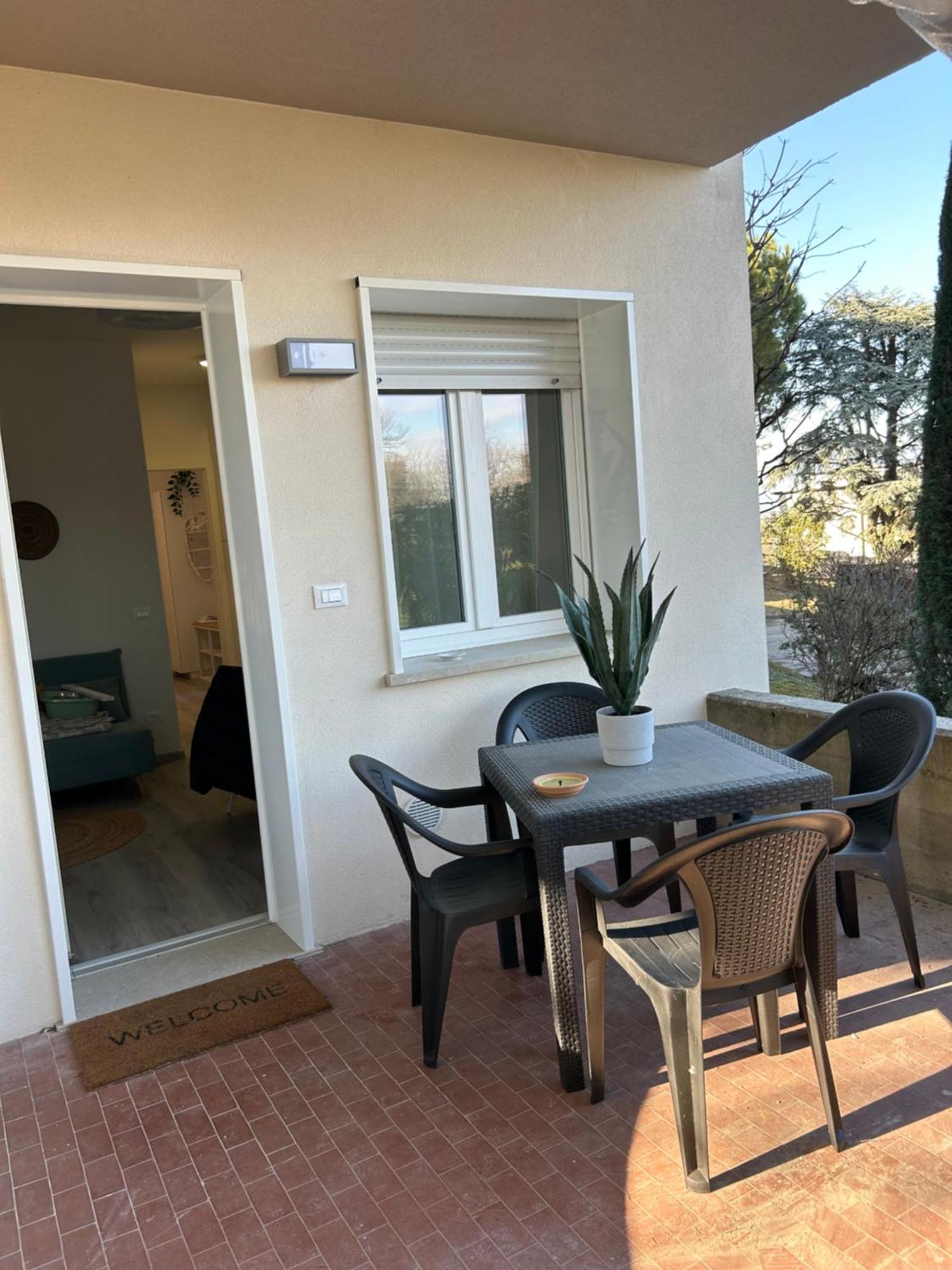 Vittoria Peschiera Apartment Понти Сул Минчо Екстериор снимка